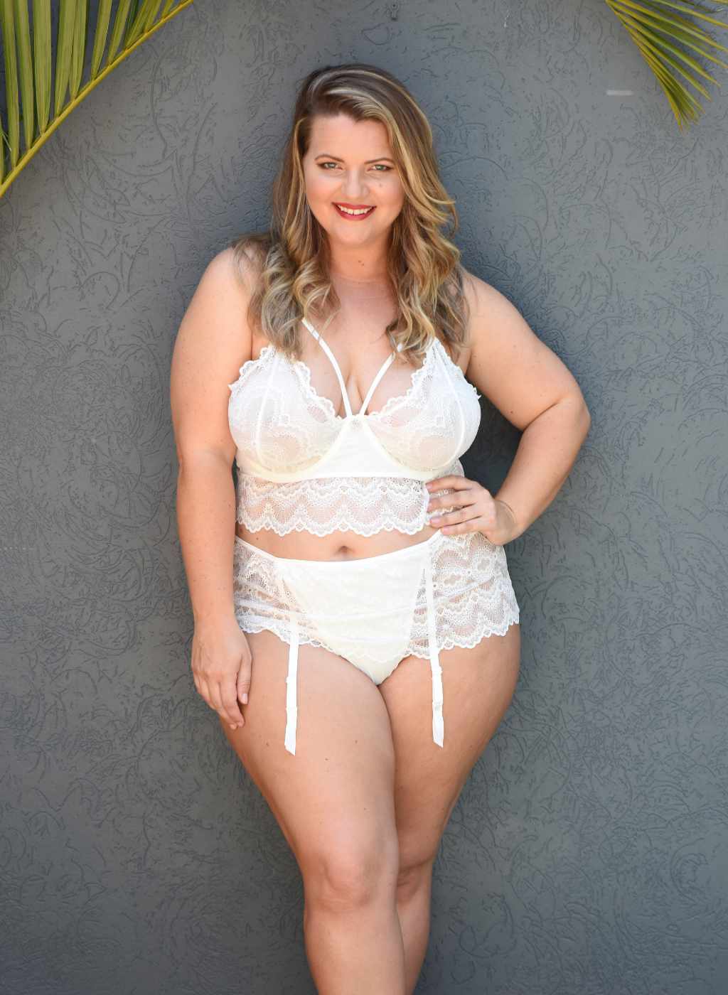 ["files", "Bella_Curve_Featured_1024_w_x_1400_h